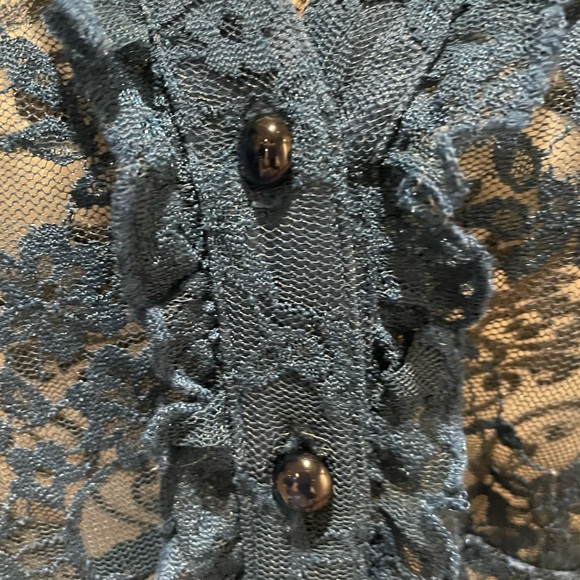 Prussian blue lace blouse with buttons. - Picture 4 of 7